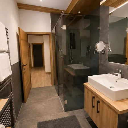 Apartment - Mountain View - Near Kitzbuehel *